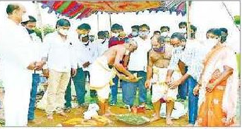 తండ్రి జ్ఞాపకార్థం రూ.కోటిన్నర స్థలం వితరణ