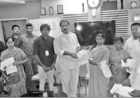 పక్షవాతంపై అవగాహన అవసరం