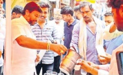 సామారంగం చౌక్ వద్ద మజ్జిగ పంపిణీ