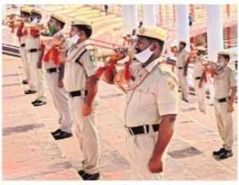 మువ్వన్నేల రెపరెపల కోసం...