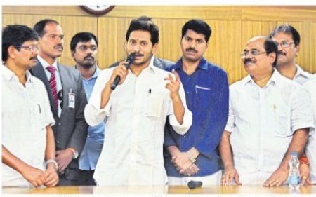 ఉద్యోగులకు 27 శాతం ఐఆర్
