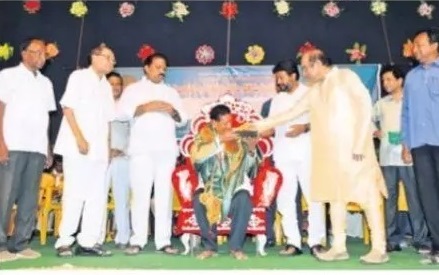 కళాకారుల సంక్షేమానికి కృషి