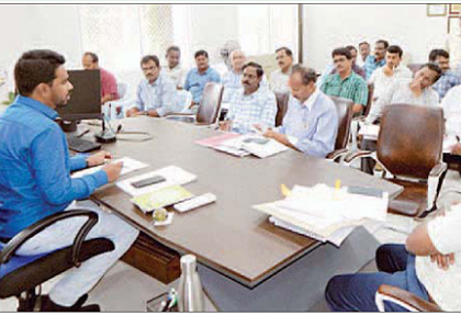 పోలింగ్ కేంద్రాలను సిద్ధం చేయాలి