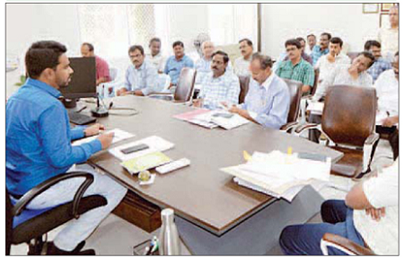 పోలింగ్ కేంద్రాలను సిద్ధం చేయాలి