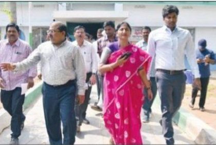 ఇంటి వద్దకే ప్రభుత్వ సేవలు
