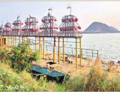 దుర్గాఘాట్‌లోనే కృష్ణమ్మకు హారతులు