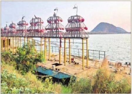 దుర్గాఘాట్‌లోనే కృష్ణమ్మకు హారతులు