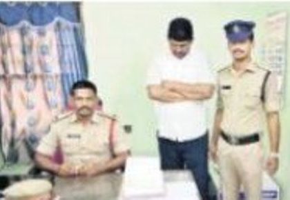 నకిలీ పోలీసు అరెస్టు