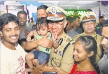 ఫ్రెoడ్లీ పోలీస్..!