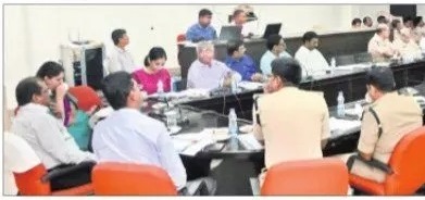 రోడ్డు భద్రతపై అవగాహన కల్పించాలి