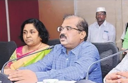 సర్టిఫికెట్లు ఇవ్వకుంటే కఠిన చర్యలు
