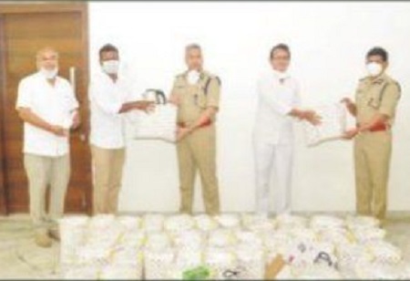 పోలీసుల సేవలు ప్రశంసనీయం..