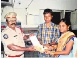 ఆటో డ్రైవర్ నిజాయితీ