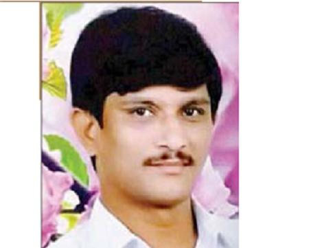 మోసగాడి సమాచారమివ్వండి: సీఐ పెద్దిరాజు