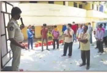 దూరాన్ని కాదంటే.. మిగిలేది బాధే