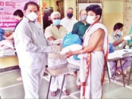 ఆపన్నులకు దాతల సాయం అమోఘం