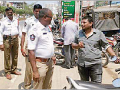 సెల్ ఫోన్ డ్రైవింగ్ పై స్పెషల్ డ్రైవ్