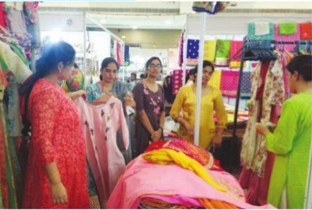 ఆకట్టుకుంటున్నన రఫల్జ్ ప్రదర్శన