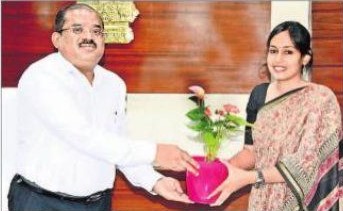 ప్రభుత్వ ప్రాధాన్యతలకు అనుగుణంగా పనిచేయాలి