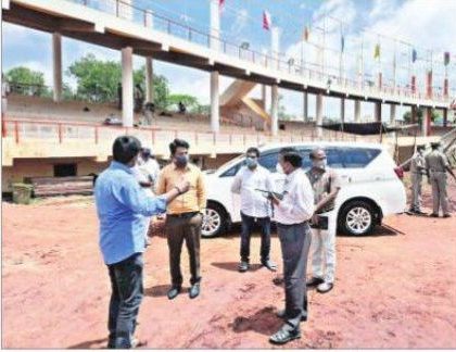 స్వాతంత్ర్య వేడుకల్లో భౌతికదూరం పాటించేలా మార్కింగ్
