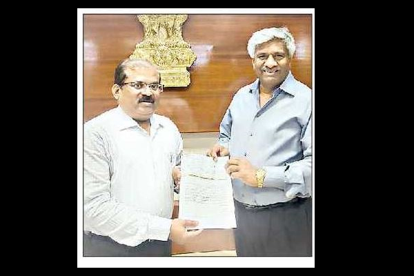 డిజిటల్ తరగతుల కోసం విరాళం