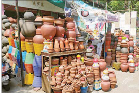 మార్కెట్ లో పేదల ఫ్రిజ్ రెడీ!