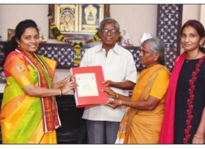 దుర్గమ్మ నిత్యాన్నాదానానికి రూ.1,00,116 విరాళం