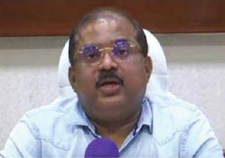 దూరంగా ఉండమని కోవిడ్ నీకు చెపుతోంది