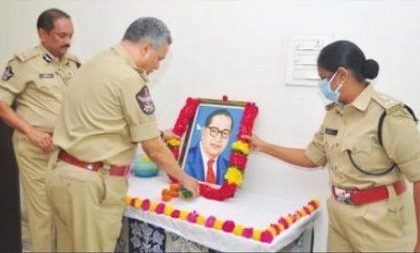 రాజ్యాంగ నిర్మాతకు ఘన నివాళి