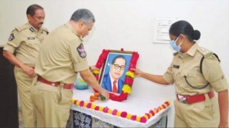 రాజ్యాంగ నిర్మాతకు ఘన నివాళి