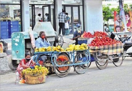 వీధి వ్యాపారులకు తోడుగా
