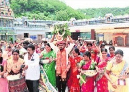 అమ్మ సన్నిధి.. భక్తుల పెన్నిధి