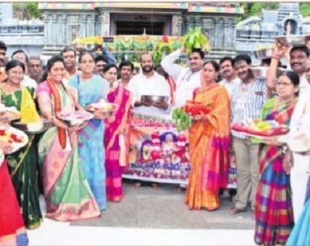 దుర్గమ్మకు ఆషాఢ సారె