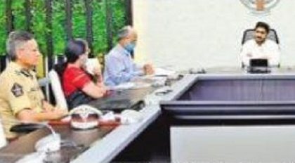 క్వారంటైన్ కేంద్రాలపై నిరంతర పరిశీలన