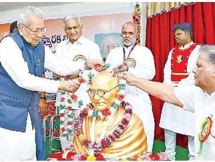 ఆయుధం లేకుండా పోరాడిన యోధుడు గాంధీ