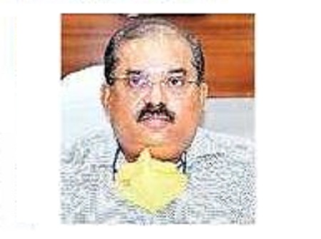 అటు విషాదం.. ఇటు కర్తవ్యం