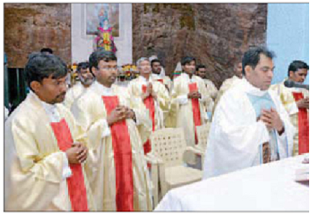 మతాలు వేరైనా మానవులంతా ఒక్కటే