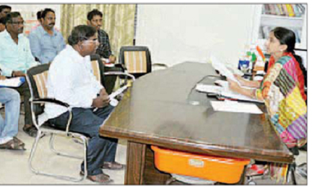 క్యారీ బ్యాగ్‌ల వాడకం పూర్తిగా నిషేధించాలి