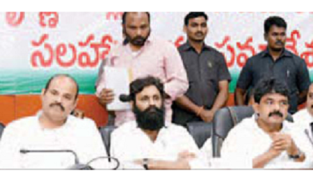 కాలువ చివరి భూములకు సాగునీరు అందించాలి