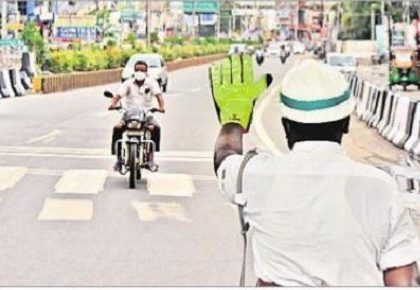 ఇక మెరుపుల గ్లౌజులు