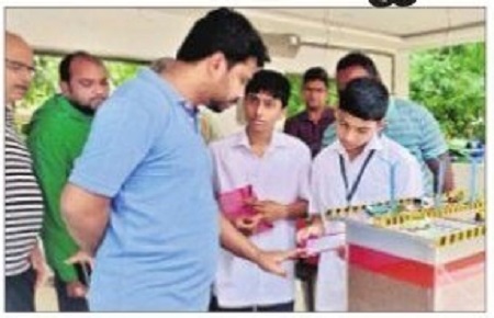 నీటి బొట్టుని ఒడిసి పట్టి..