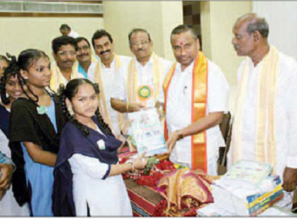అందరికీ విద్య రాజన్న ప్రభుత్వ లక్ష్యం