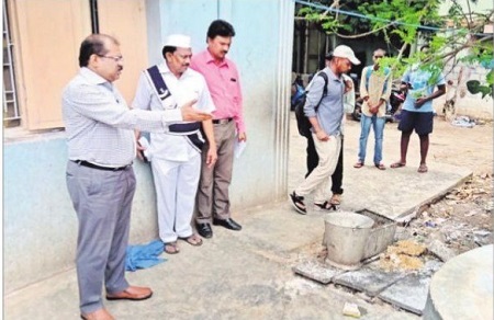 అపరిశుభ్రతపై కలెక్టర్ ఆగ్రహం
