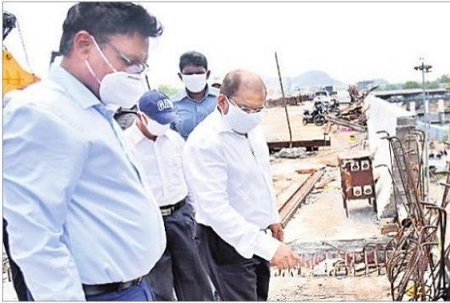 ఆగస్ట్ 15 నాటికి ఫ్లైఓవర్ పూర్తి చేయాలి