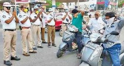 దండం పెడతాం.. మాస్కులు వాడండి..!