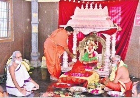 నో మాస్క్.. నో దర్శనం
