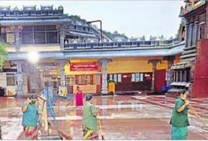 భక్తిశ్రద్ధలతో ఆలయ శుద్ధి