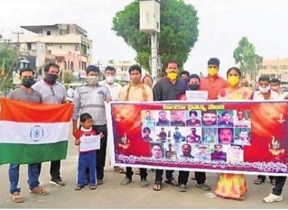 అమర జవాన్లకు నివాళి