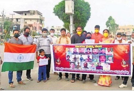అమర జవాన్లకు నివాళి