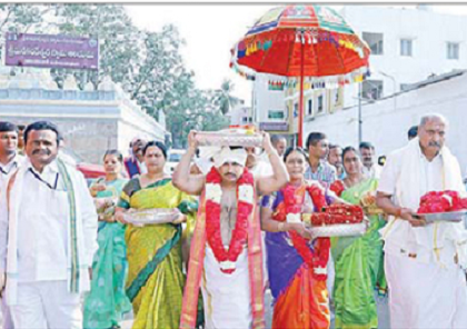 శ్రీకాళహస్తీశ్వరునికి పట్టువస్త్రాల సమర్పణ